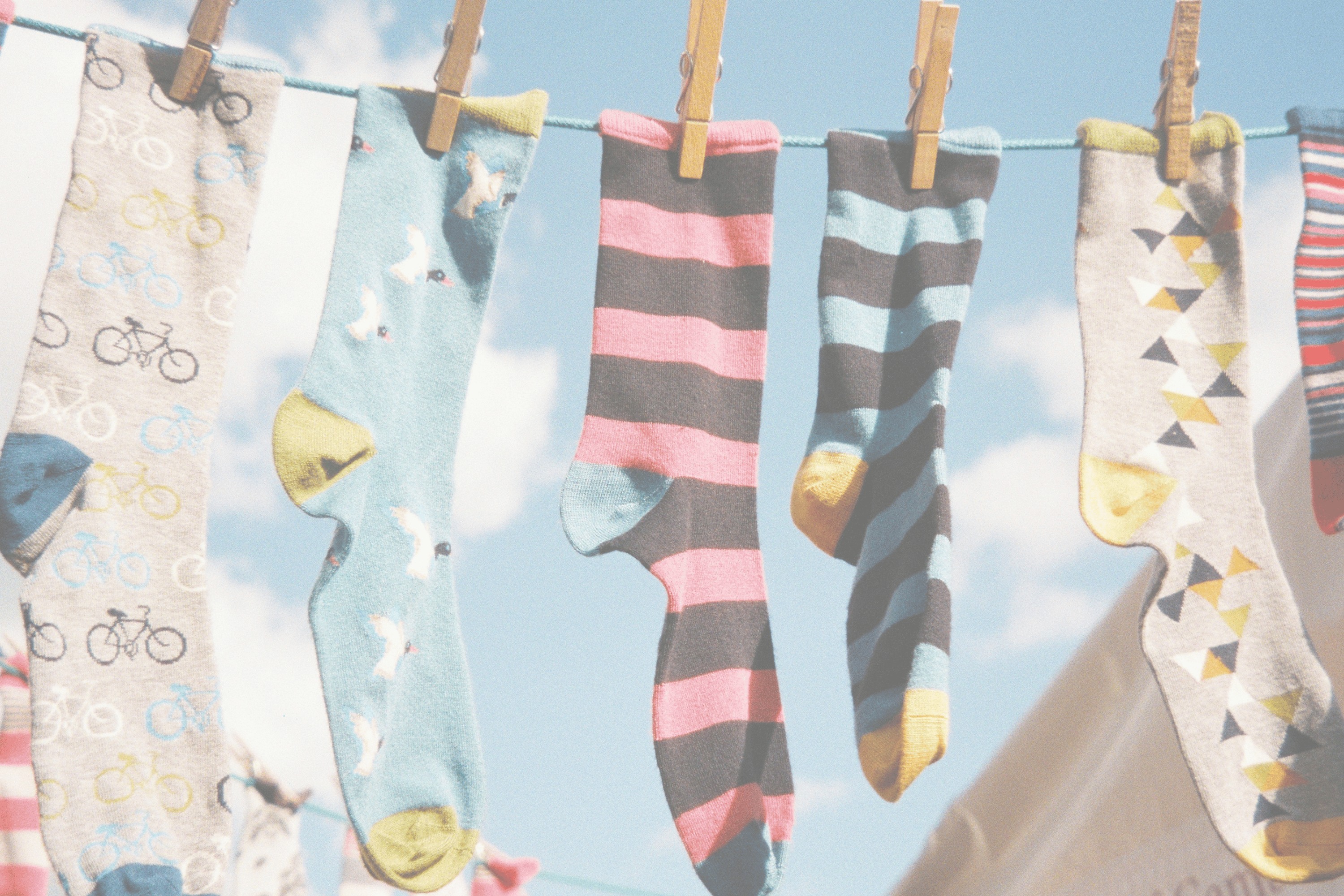 Mitjons: una imatge clara i detallada de mitjons per ajudar els nens a reconèixer aquesta peça de roba.