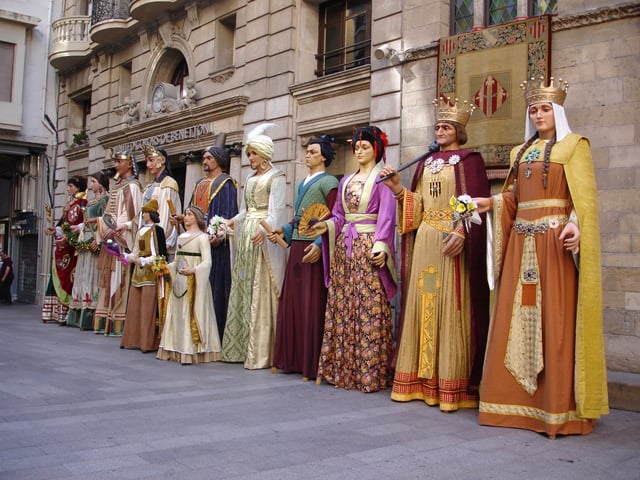 Els Gegants de Lleida són molt colorits i representen la cultura de la ciutat.