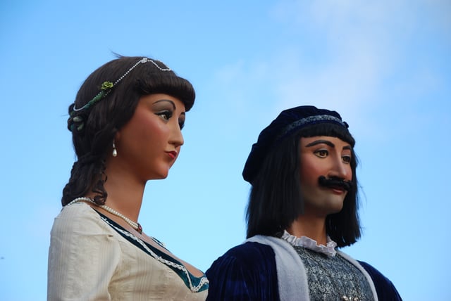 Els gegants vells d'Anastasi i Maria de Badalona són els més antics i tenen molta història.