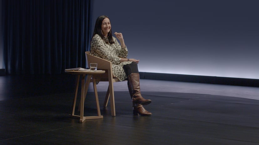 Imatge que explica la deformació de l'espaitemps per la gravetat, també coneguda com el matalàs còsmic.