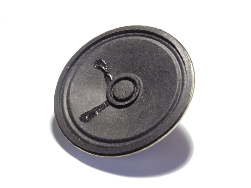 Altaveu petit de 3,5 polzades, ideal per veure com són els altaveus en aparells petits.