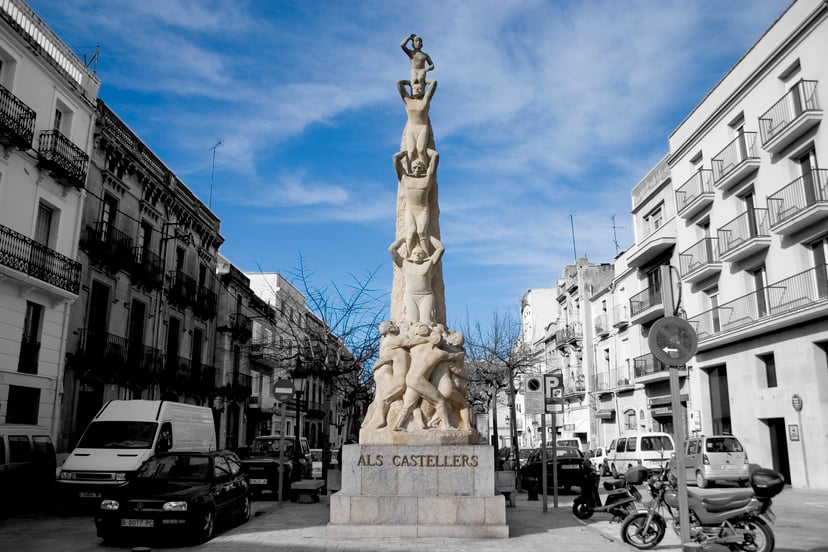 Monument als castellers. Ens recorda la festa i la tradició.