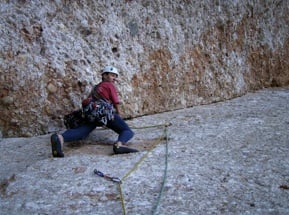 Escalada clàssica: l'estil tradicional d'escalada amb cordes i assegurances naturals.