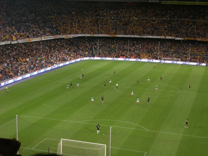 Partit de futbol entre Catalunya i Euskadi. El futbol és un esport molt popular a Catalunya.
