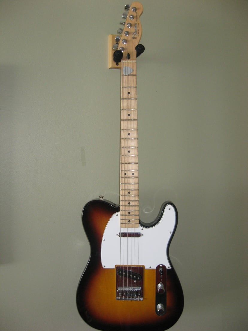Guitarra elèctrica Fender Telecaster, un model clàssic i molt conegut.